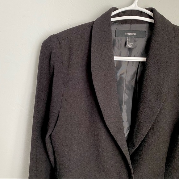 FOREVER 21 Black Cropped Blazer - Picture 2 of 11